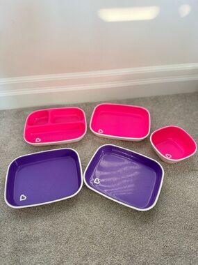 Bright Pink & Purple Kids Dinnerware Set with Heart Logo munchkin